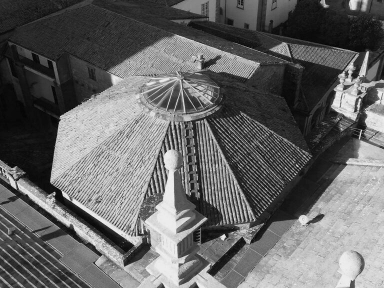 Arrokabe Arquitectos RESTAURACIÓN DE LA CUBIERTA DE LA CAPILLA DE LA COMUNIÓN 4