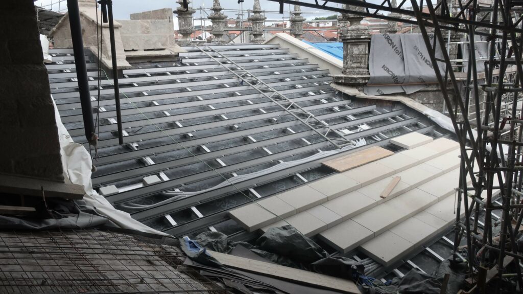 Arrokabe Arquitectos RESTAURACIÓN DE LAS CUBIERTAS DE LA CABECERA 5